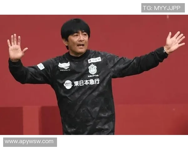 南京足球队在大师赛中的经验与表现分析与点评