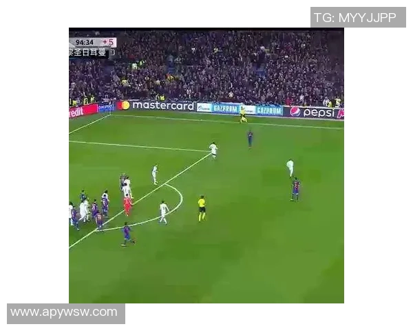 墙上挂布足球明星的魅力与激情展现足球文化的独特风采