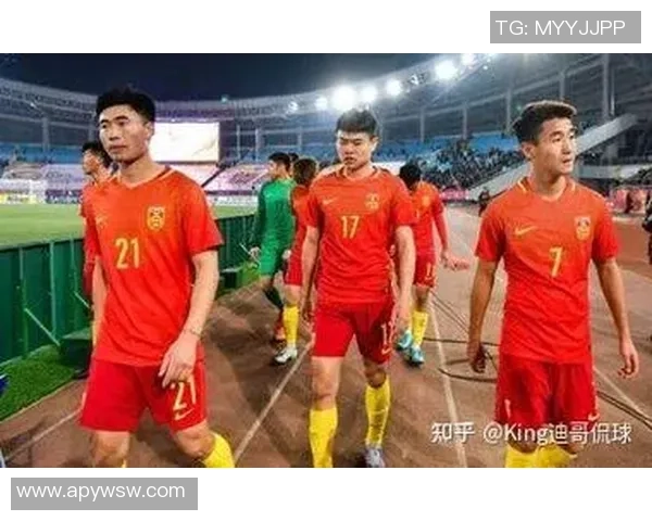 回顾02年传奇足球明星的辉煌时刻与影响力解析